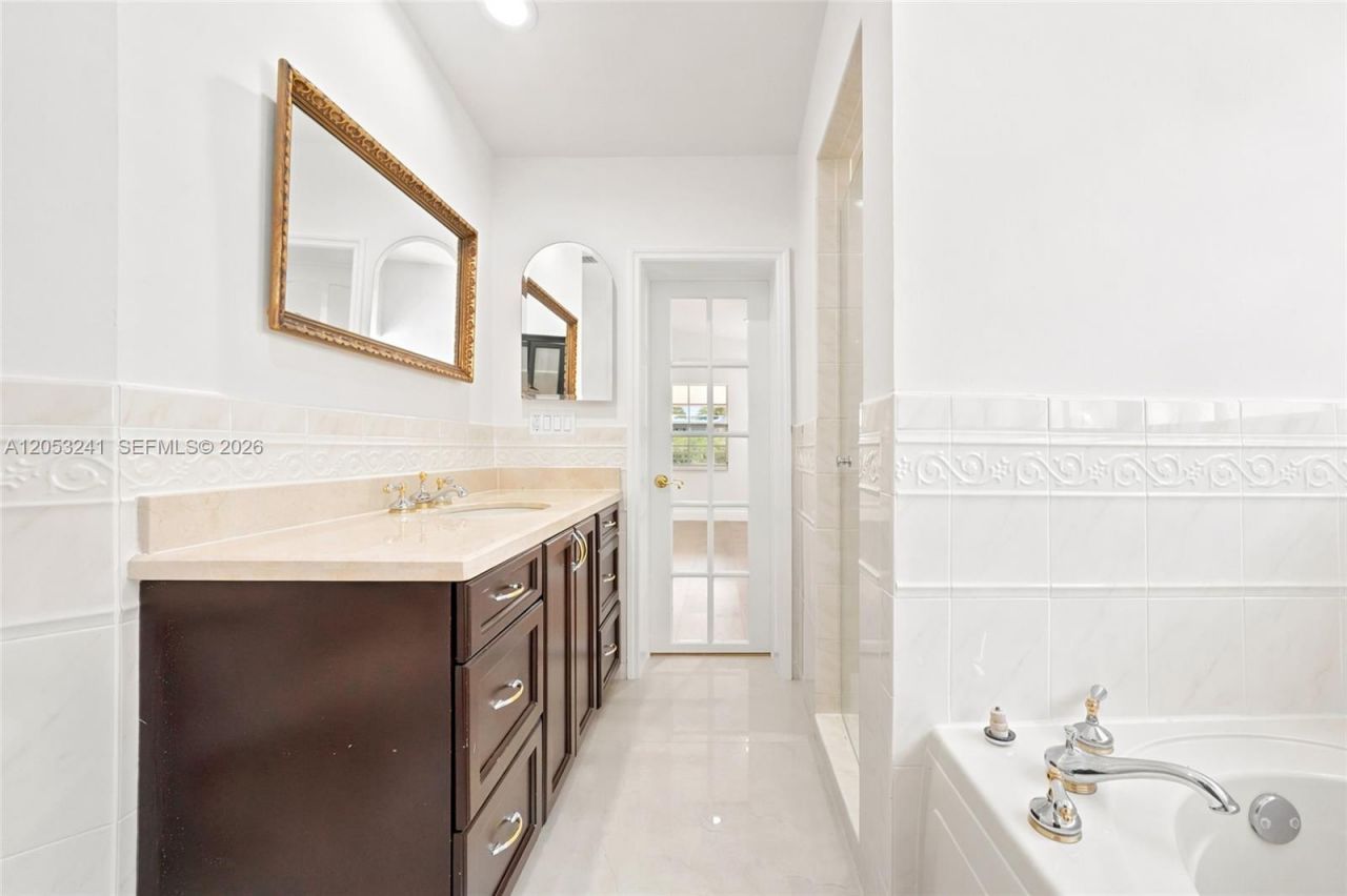 235 Atlantic Ave, Sunny Isles Beach, FL 33160 Photo