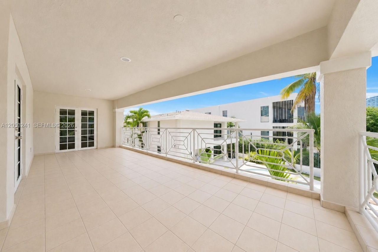 235 Atlantic Ave, Sunny Isles Beach, FL 33160 Photo