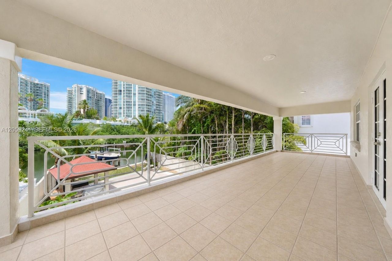 235 Atlantic Ave, Sunny Isles Beach, FL 33160 Photo