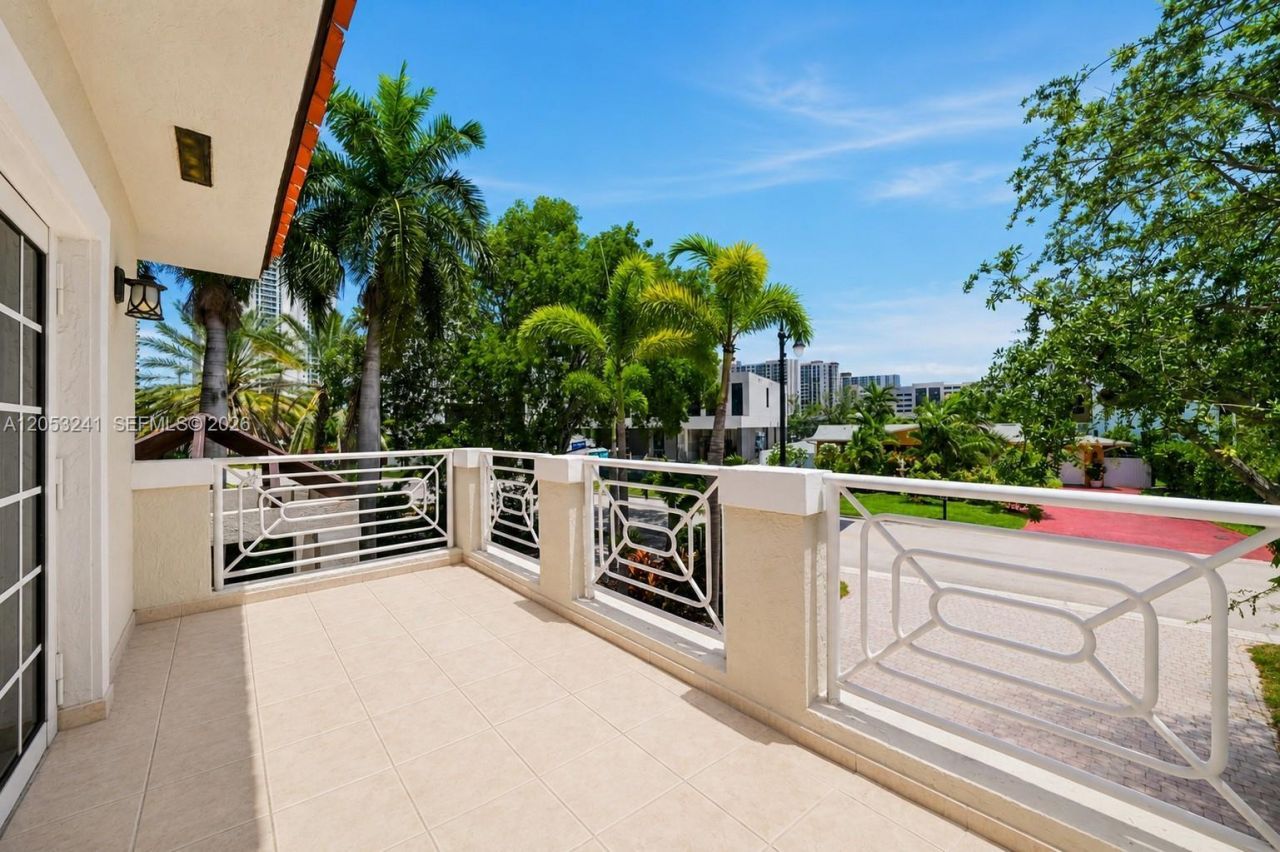 235 Atlantic Ave, Sunny Isles Beach, FL 33160 Photo