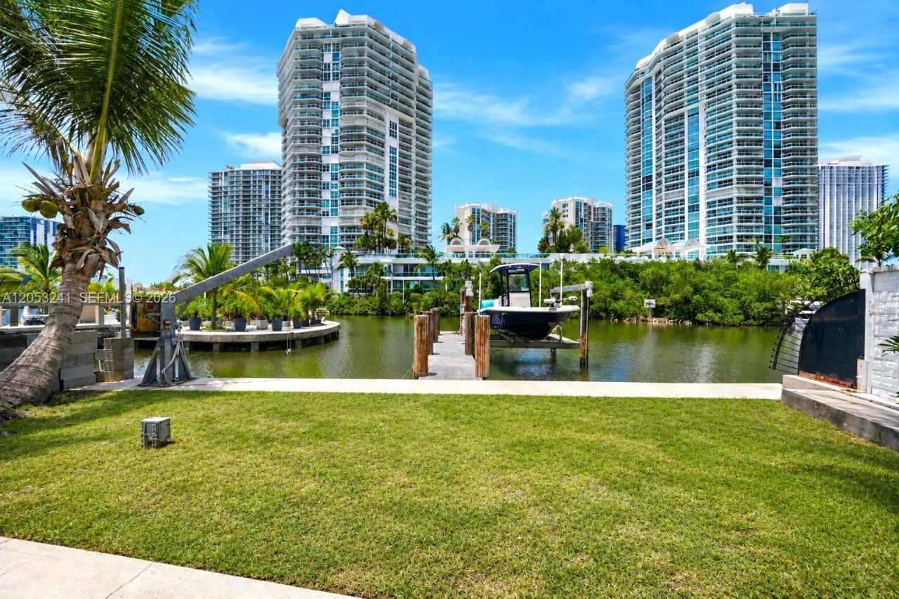 235 Atlantic Ave, Sunny Isles Beach, FL 33160 Photo
