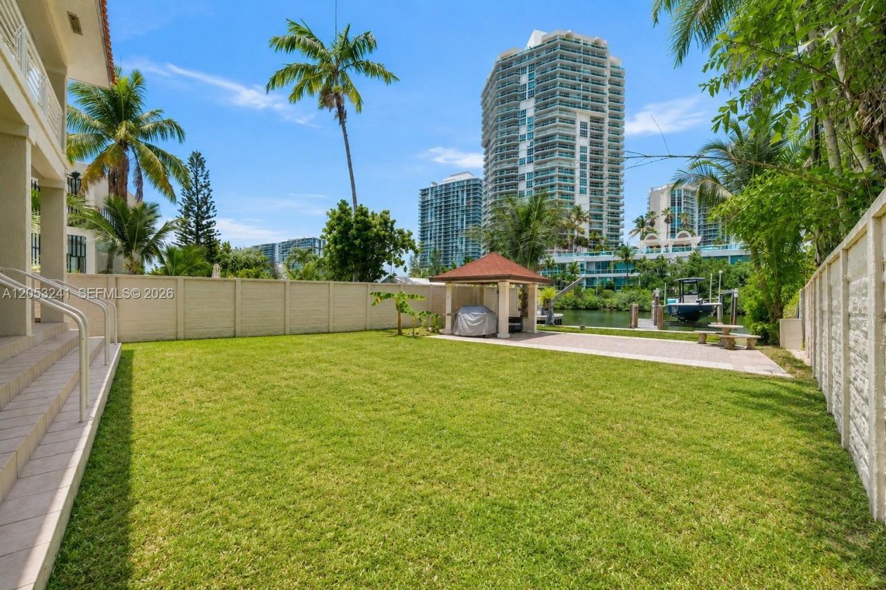 235 Atlantic Ave, Sunny Isles Beach, FL 33160 Photo