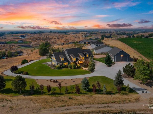 24746 Star Crest Ct, Middleton, ID 83644