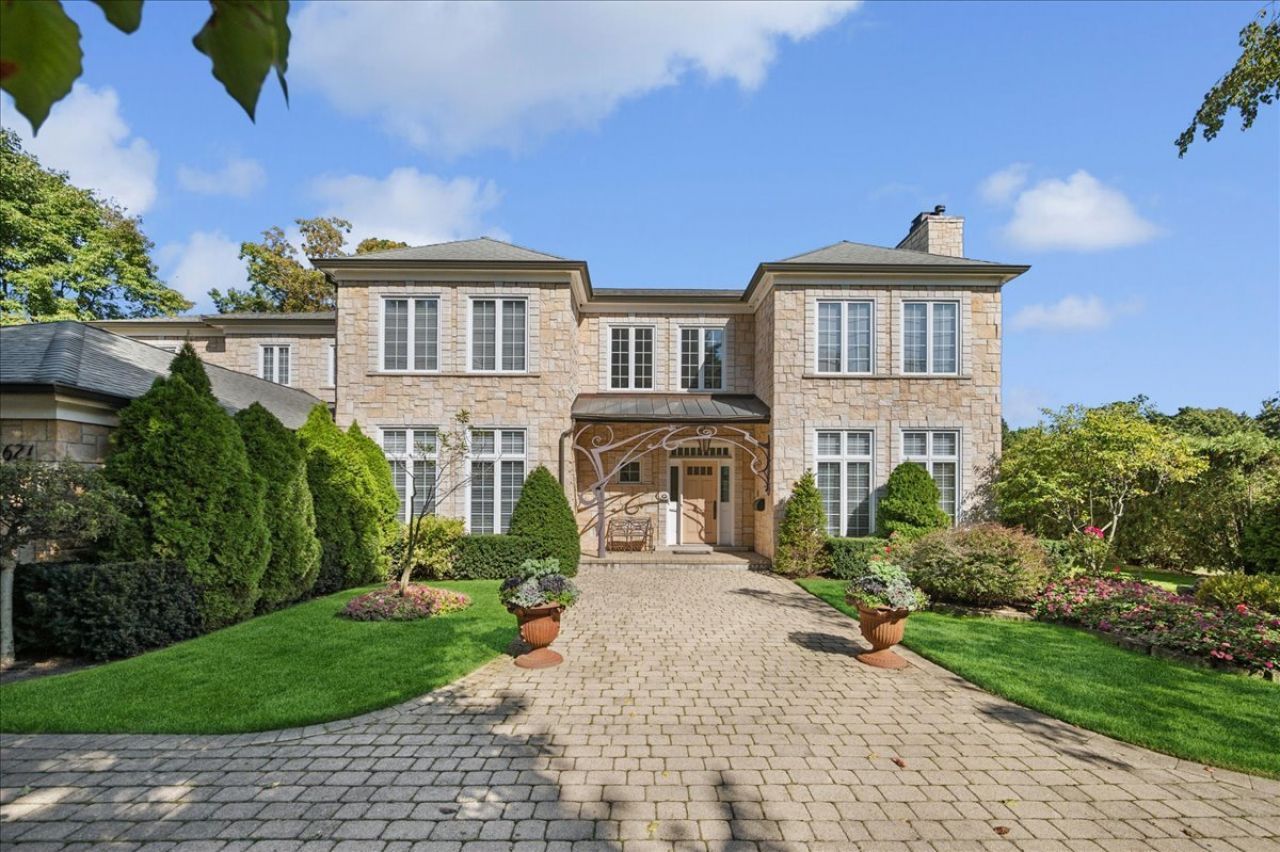 621 Sheridan Road , Glencoe, IL 60022