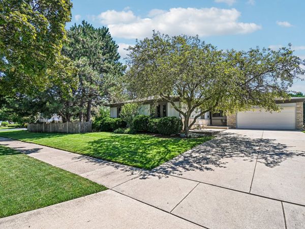 815 S Salem Avenue , Arlington Heights, IL 60005