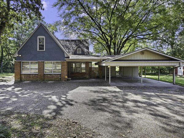 807 S Bridge Street, Morrilton, AR 72110