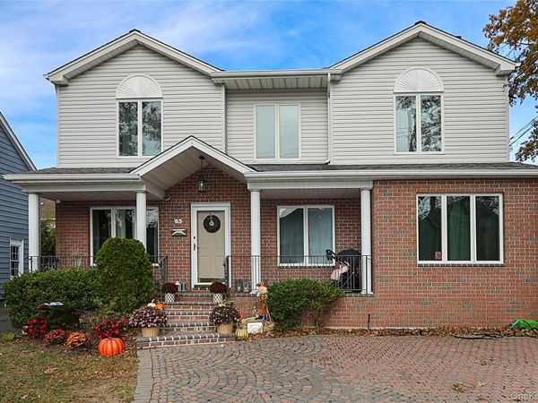 83 Lexington Avenue , Unit 2nd Fl, Westbury, NY 11590