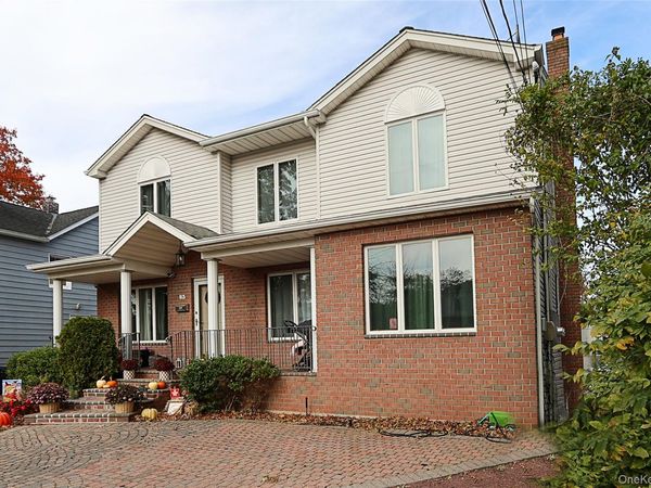 83 Lexington Avenue , Unit 2nd Fl, Westbury, NY 11590