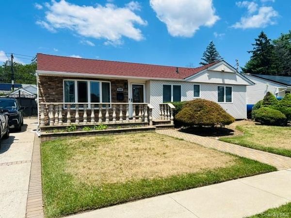 900 Custer Street, Valley Stream, NY 11580