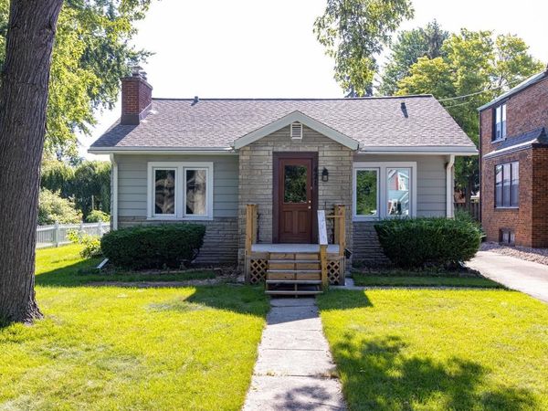 421 9TH STREET, Neenah, WI 54956