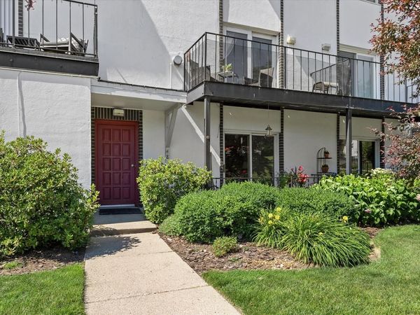 4817 5th AVENUE, Unit 8, Kenosha, WI 53140