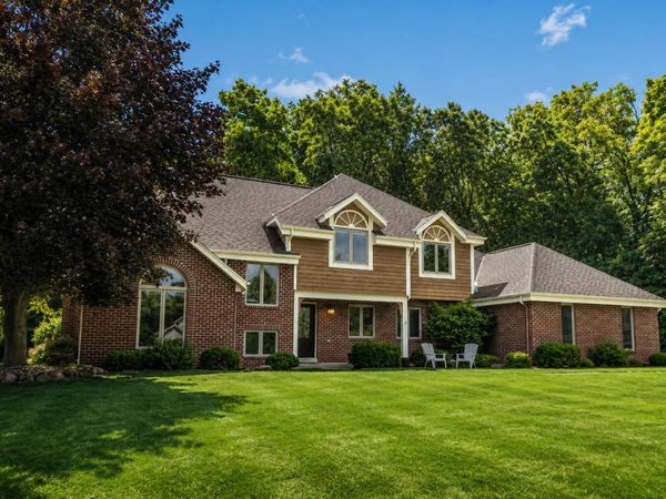 S67W20071 Benjamin Ct, Muskego, WI 53150
