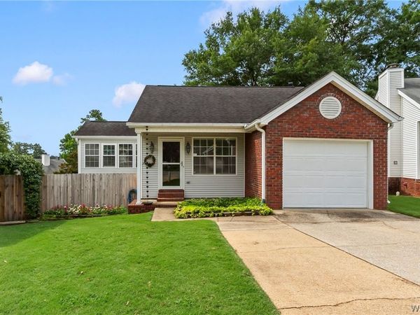 1035 Mockingbird Ln, Northport, AL 35476