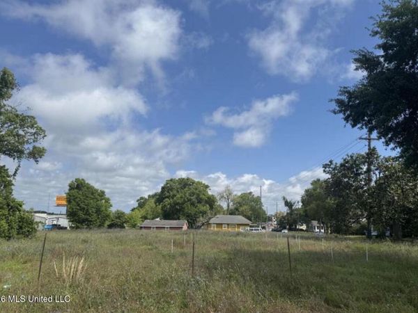 24th Avenue, Gulfport, MS 39501