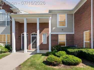 16524 Radison Drive, Macomb Twp, MI 48044