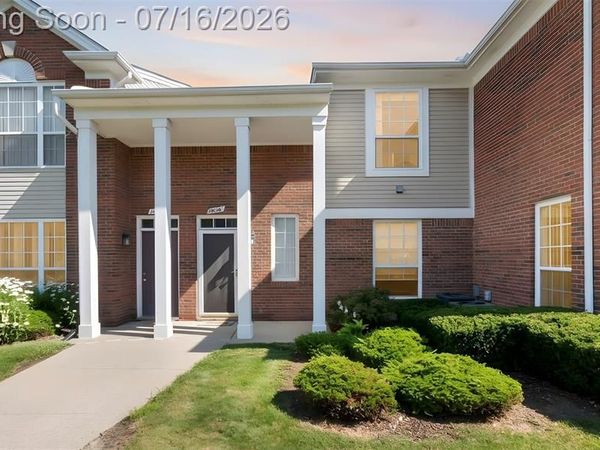 16524 Radison Drive , Macomb Twp, MI 48044