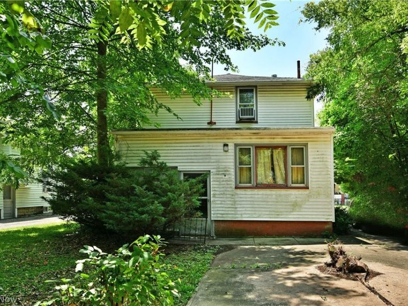 995 Glenwood Street NE, Warren, OH 44483 Photo 4
