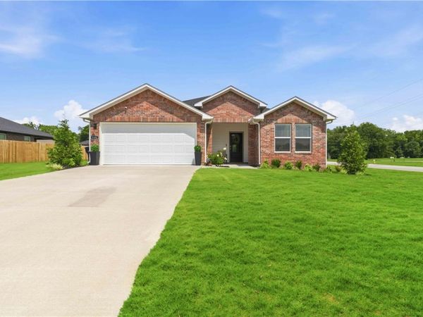 3101 N Rooster Street, Siloam Springs, AR 72761