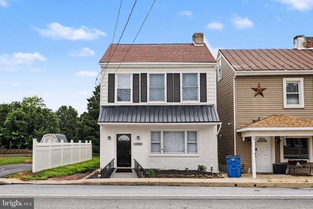 19 S YORK STREET , ETTERS, PA 17319