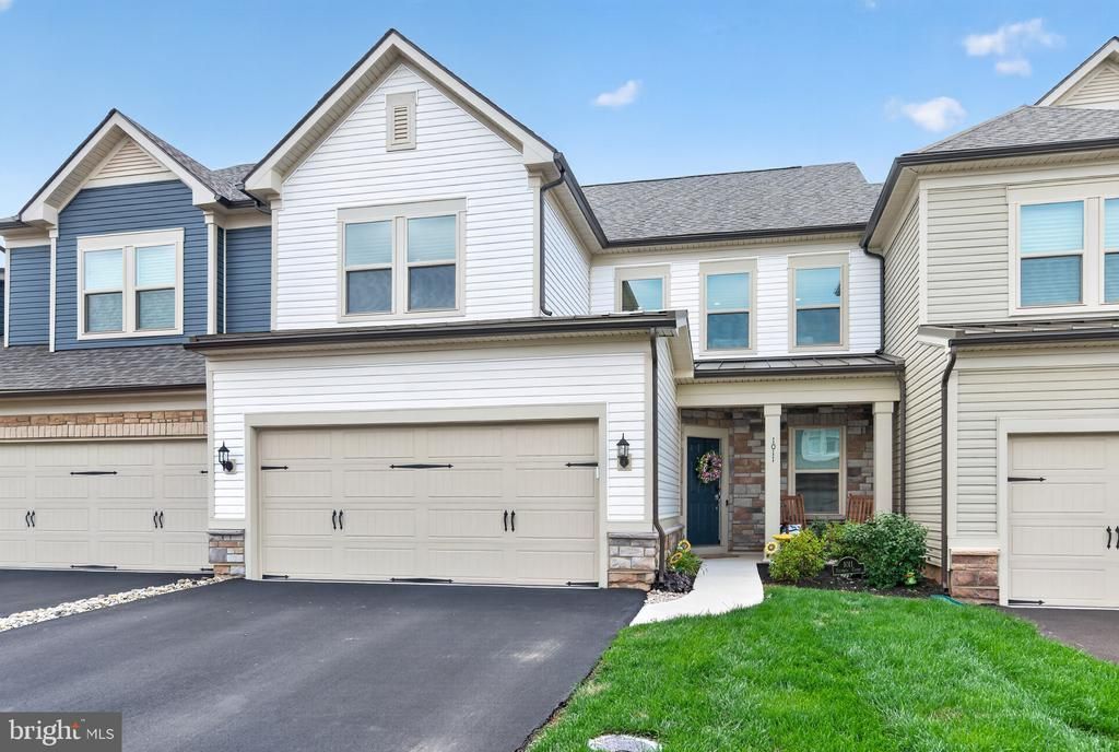 1011 VICTORIA COURT, HATFIELD, PA 19440