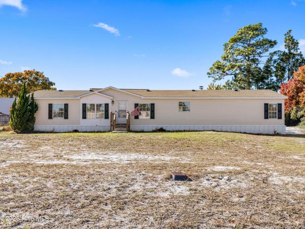 307 N Winchester Lane , Hubert, NC 28539