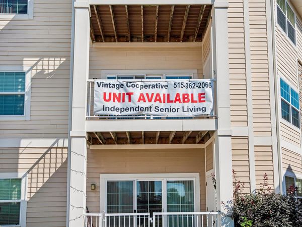 600 E Hillcrest Avenue, Unit 213, Indianola, IA 50125