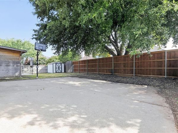 3909 Tuscany Court , Arlington, TX 76016