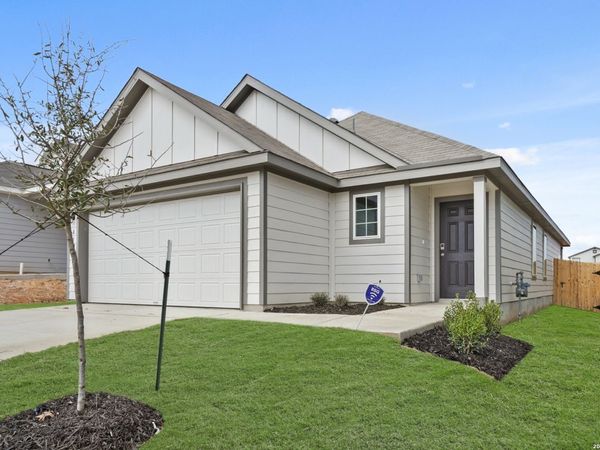 8547 Catnip Pass, Elmendorf, TX 78112