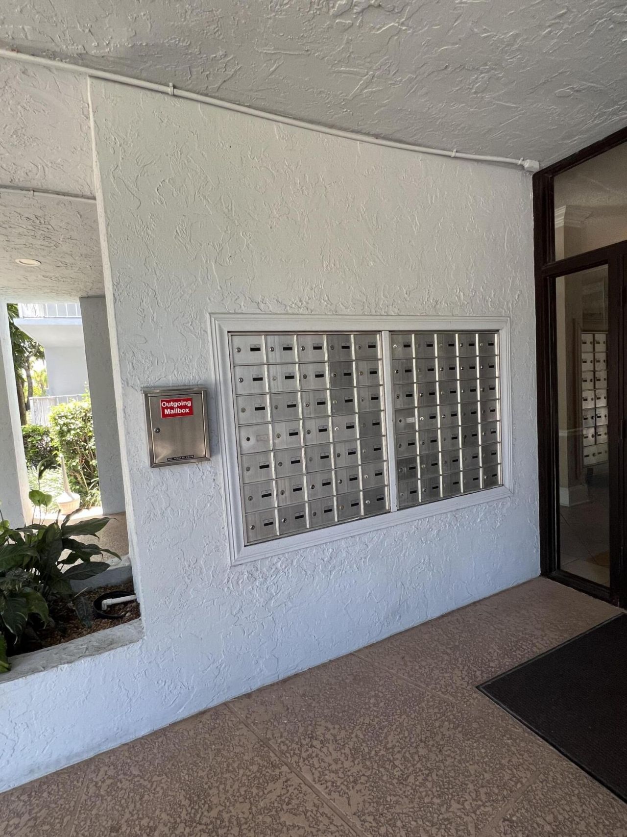 480 Executive Center Drive, Unit 2d, West Palm Beach, FL 33401 Photo
