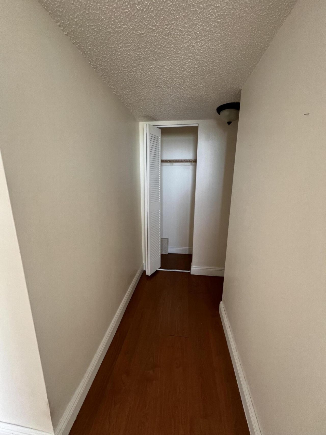 480 Executive Center Drive, Unit 2d, West Palm Beach, FL 33401 Photo