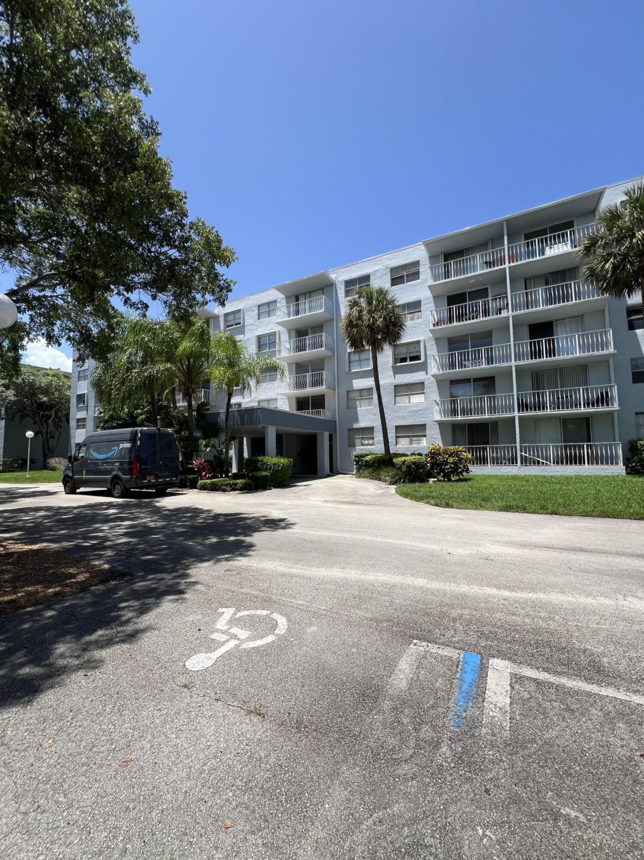 480 Executive Center Drive, Unit 2d, West Palm Beach, FL 33401 Photo