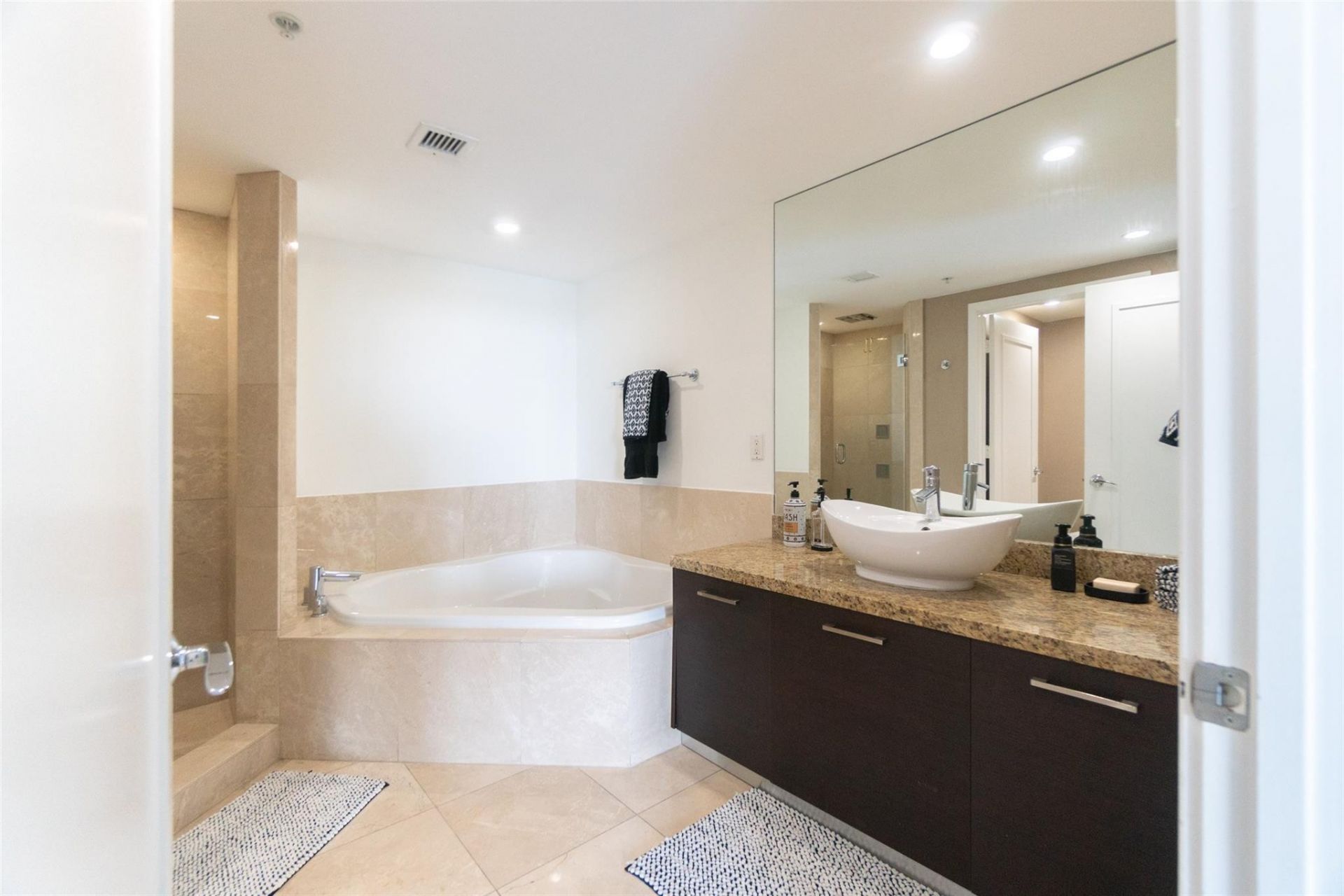 9400 W Bay Harbor Drive, Unit 503, Bay Harbor Islands, FL 33154 Photo