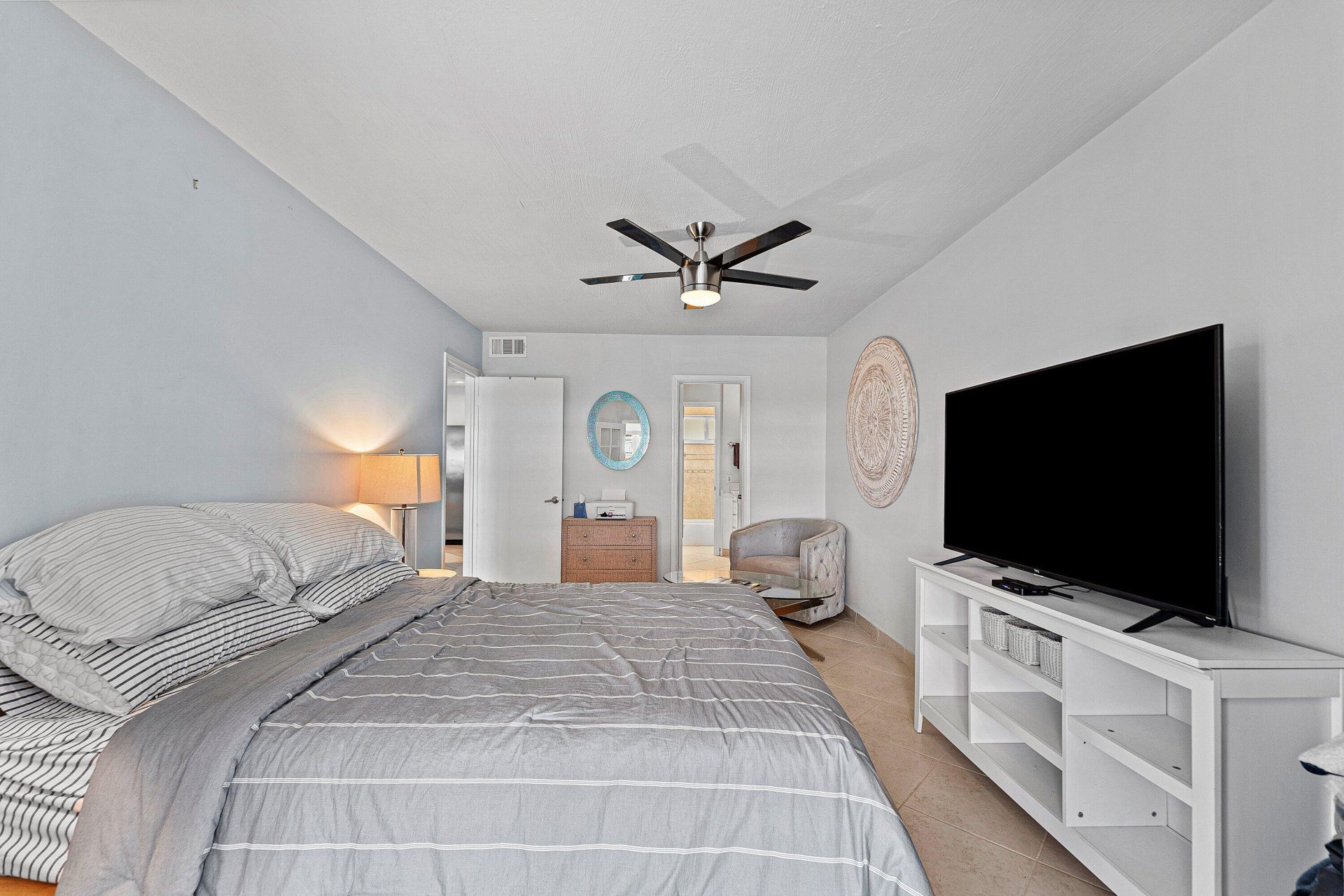 3851 N Ocean Boulevard N, Unit 403, Gulf Stream, FL 33483 Photo