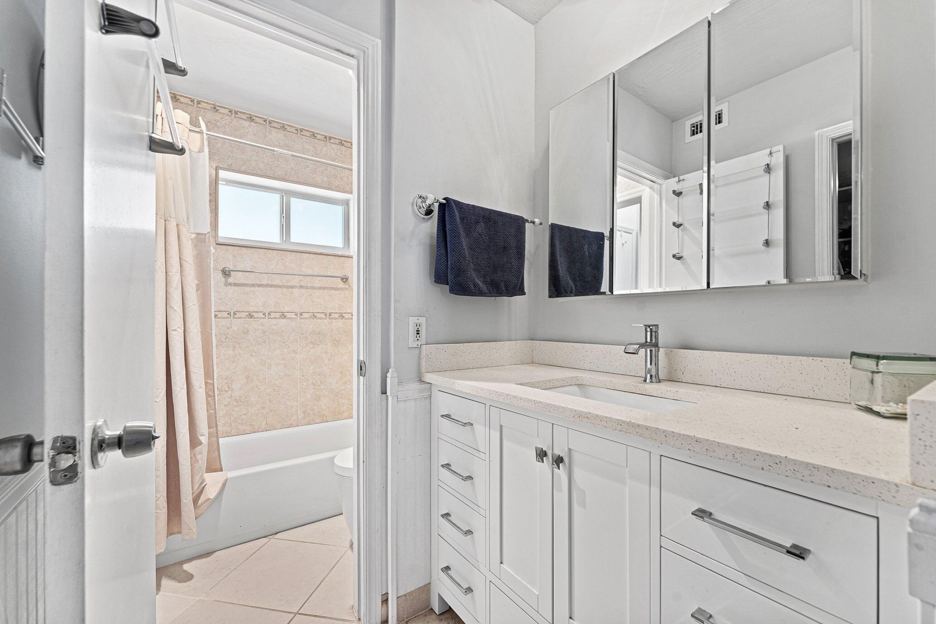 3851 N Ocean Boulevard N, Unit 403, Gulf Stream, FL 33483 Photo