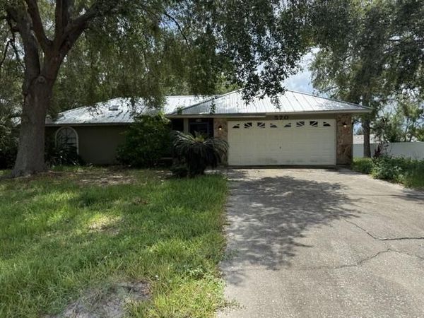 570 LONDONDERRY Circle SE, Palm Bay, FL 32909