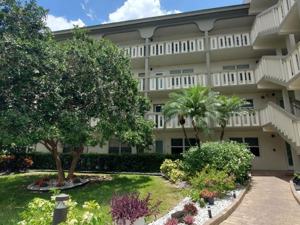 2901 VICTORIA Circle, Unit F2, Coconut Creek, FL 33066