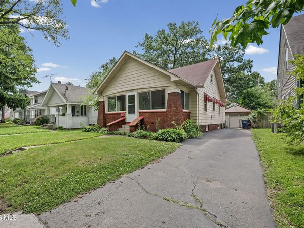 2555 Grantwood Drive , Toledo, OH 43613