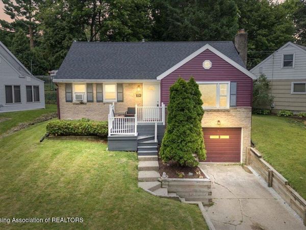 554 Pacific Parkway, Lansing, MI 48910