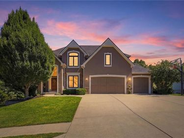 7821 N Kirkwood Avenue, Kansas City, MO 64151