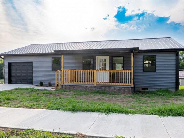 132 E Main Street, Leesburg, OH 45135