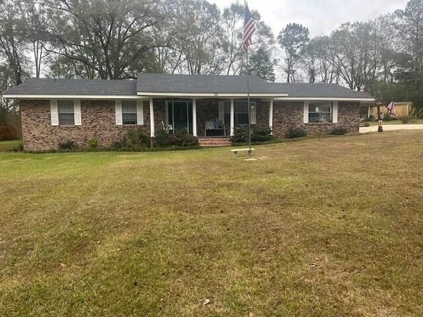 35 Theo's Dr., Laurel, MS 39443