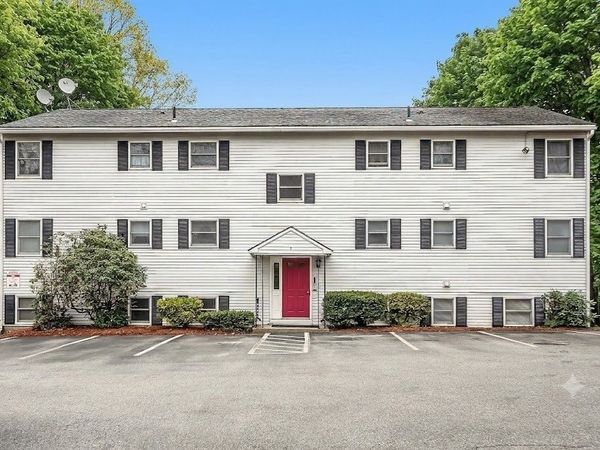 3 Stockholm St., Unit 3B, Worcester, MA 01607