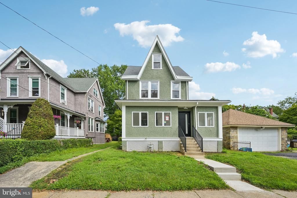 45 W ESSEX AVENUE , LANSDOWNE, PA 19050