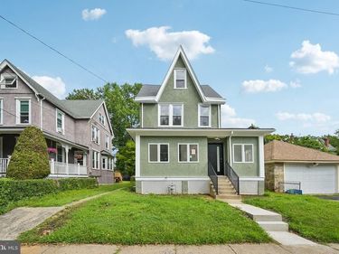 45 W ESSEX AVENUE , LANSDOWNE, PA 19050