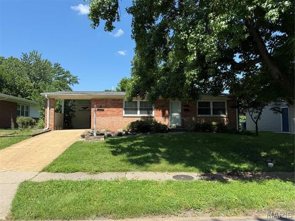 1005 Preakness Lane, Florissant, MO 63033