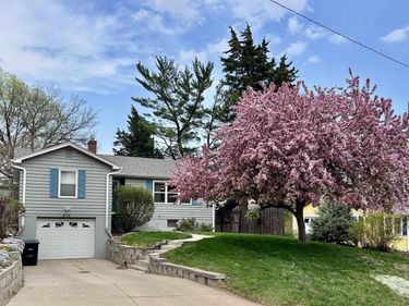 835 S 67 Avenue, Omaha, NE 68106
