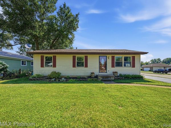 127 S East Street, Fowlerville Village, Mi 48836