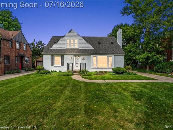 26642 York Road, Huntington Woods, MI 48070