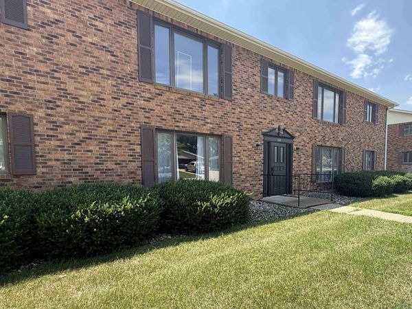 604 2ND ST SE, Unit 1, Orange City, IA 51041