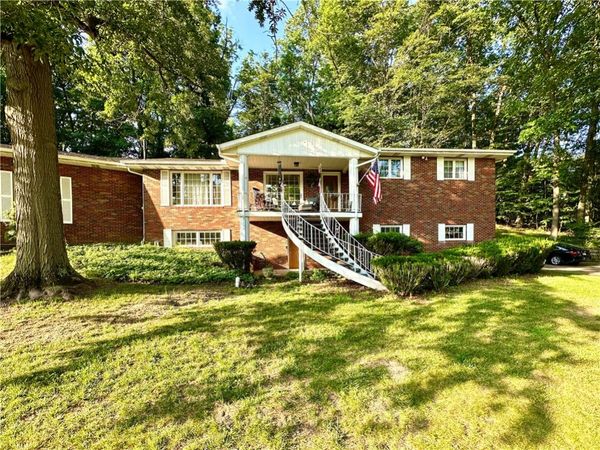 909 E Fairfield Ave , New Castle, PA 16105